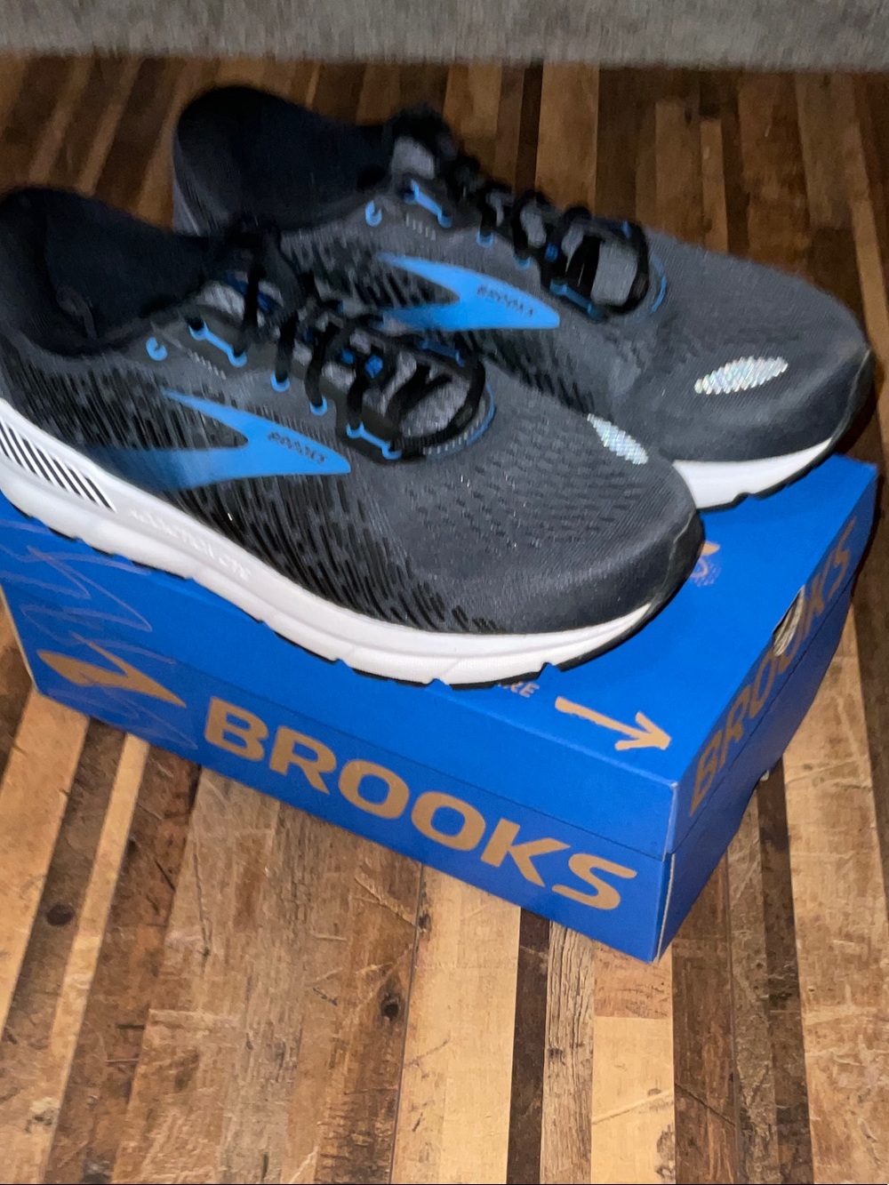 Men’s Brooks Addiction GTS 15 size 11 4E (extra wide)